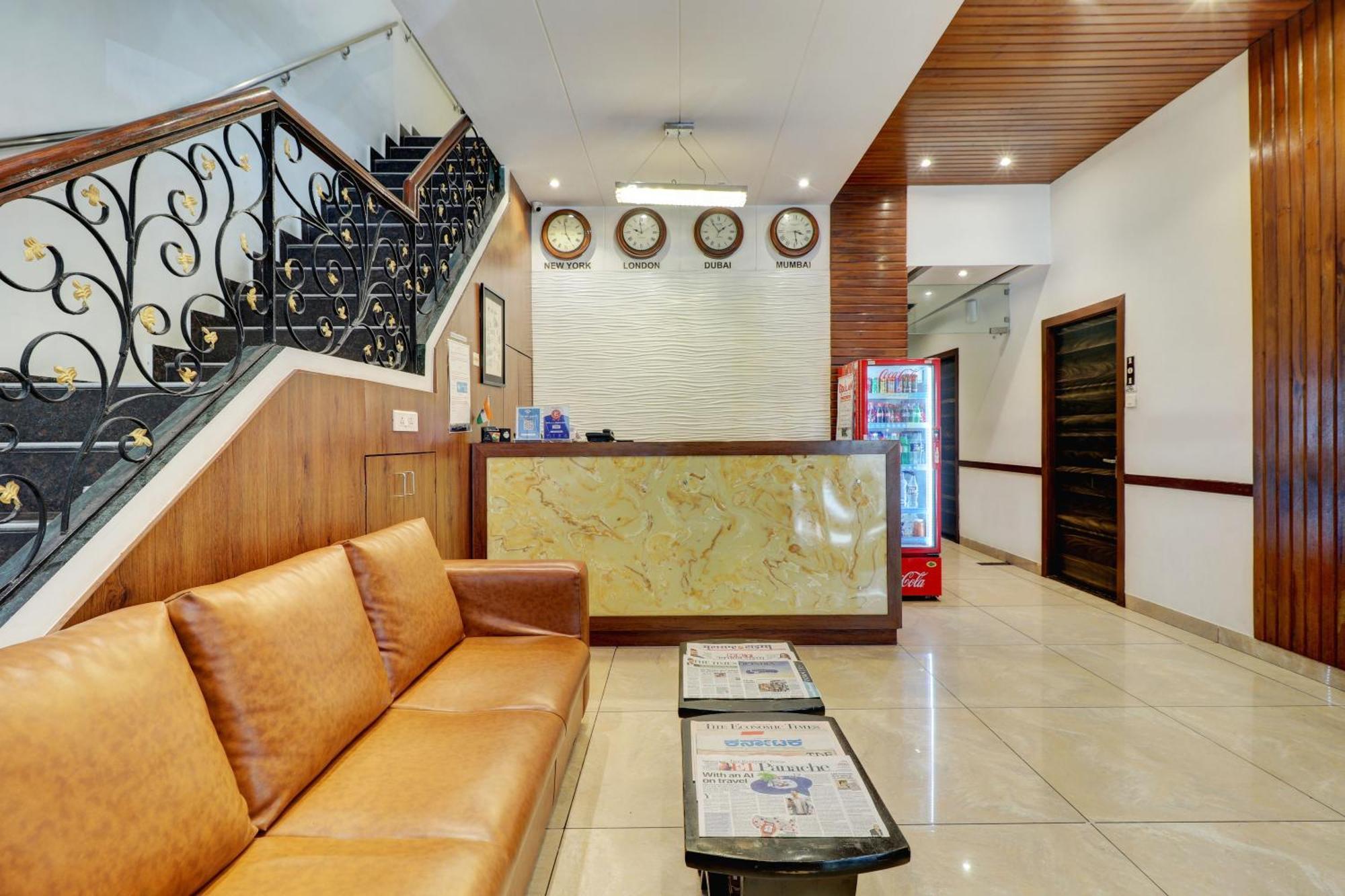 Hotel A. K. International - Fort Mumbai Bagian luar foto