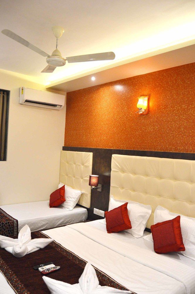 Hotel A. K. International - Fort Mumbai Bagian luar foto