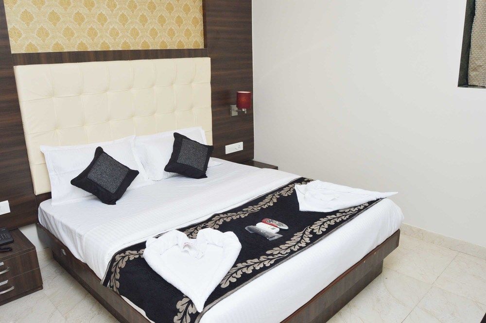 Hotel A. K. International - Fort Mumbai Bagian luar foto